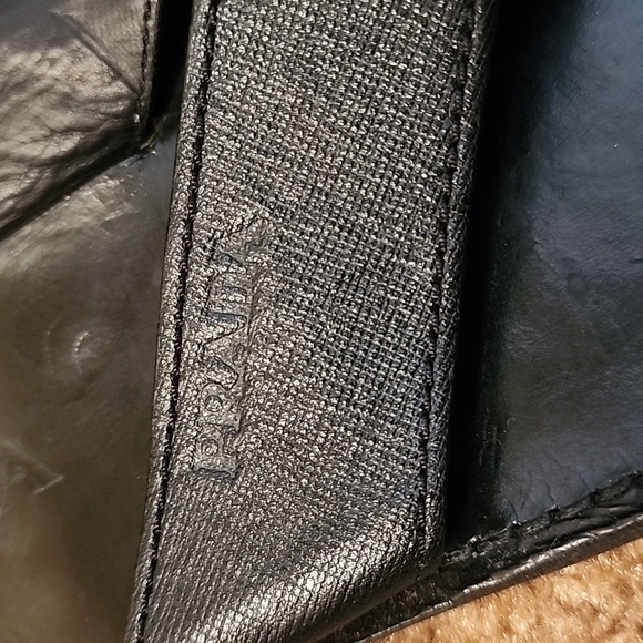 Prada Men's Leather  Black Flip Flop Sandals Size 8.5 - Picture 2 of 16